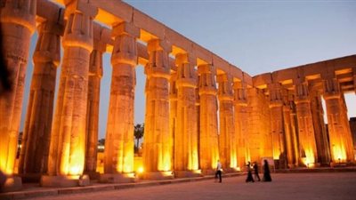 مصر تحقق إيرادات سياحية بقيمة 16.7 مليار دولار خلال 2024-2025