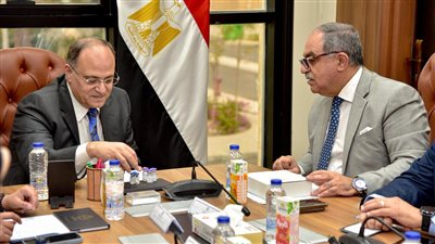 هيئة الدواء تبحث مع «فاكسيرا» توطين صناعة اللقاحات الحيوية