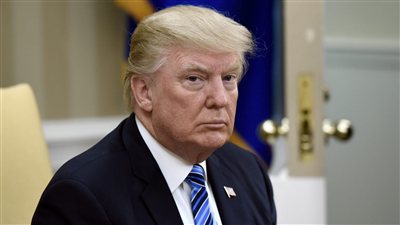 ترامب يفرض رسوماً جمركية إضافية بنسبة 100% على الواردات الصينية