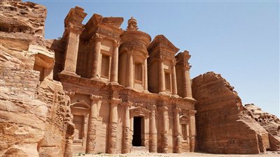 إخضاع 4 مواقع بمحافظة البحر الأحمر لقانون حماية الآثار