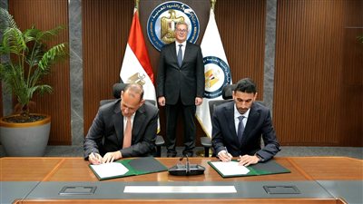 توقيع عقد بدء أعمال حفر 5 آبار جديدة للغاز الطبيعي في مصر