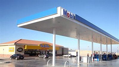 الحكومة تقرر تثبيت أسعار البنزين والسولار لمدة عام