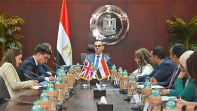 مصر وبريطانيا تبحثان ترتيبات عقد مؤتمر الاستثمار المشترك بين البلدين