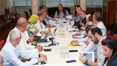 وزير قطاع الأعمال: مصر تستهدف تصدير 75% من إنتاج شركة الحرير الصناعي والبوليستر