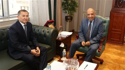 وزير الكهرباء يبحث مع سفير أوزبكستان سبل تعزيز التعاون بمجالات الطاقة المتجددة