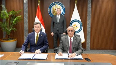 «البترول» تمد التزام خليج السويس ودلتا النيل مع «إيني» الإيطالية حتى 2040
