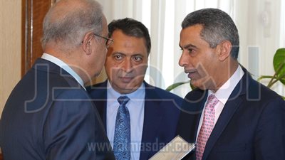 رئيس الحكومة يمنع استيراد مقطورات من الخارج