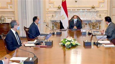 السيسى يوجه بتخصيص 100 منحة دراسية مجانية لأوائل الثانوية العامة