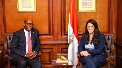 «المشاط» تناقش فرص التعاون المستقبلية مع بنك التنمية الأفريقي 