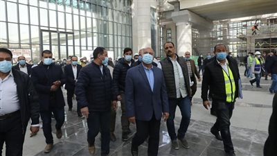 «الوزير» يتابع التشغيل التجريبي للمرحلة الأولى بمشروع القطار الكهربائى «LRT» 