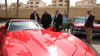 وزير السياحة والآثار يشارك في افتتاح كرنفال السيارات التاريخية والكلاسيكية