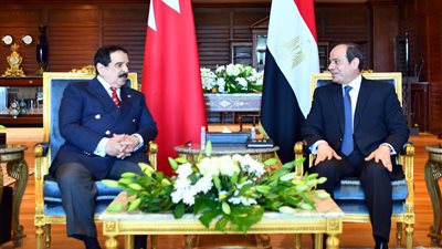 السيسي يؤكد حرص مصر على تعزيز التعاون مع البحرين في مختلف المجالات