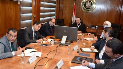 وزيرة التجارة تبحث زيادة معدلات تصدير «الصناعات الدوائية»