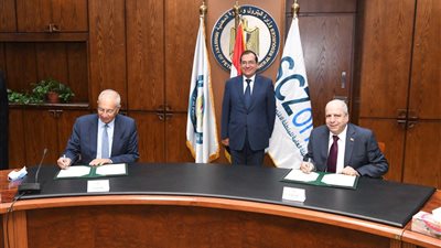 وزير البترول: بدء مد شبكات الغاز الطبيعى لمنطقة شرق بورسعيد الصناعية