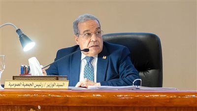 وزير الإنتاج الحربى يناقش الموازنة المقترحة للعام المالى 2022-2023 