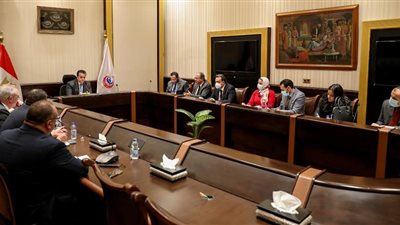 «عبد الغفار» يبحث مع «سيمنز» دعم القطاع الصحي بأحدث تقنيات التكنولوجيا الطبية