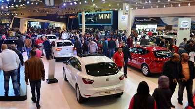 بالصور.. الاستعدادات الأخيرة لإطلاق معرض 