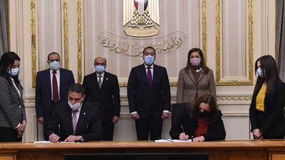 رئيس الوزراء يشهد توقيع بروتوكول تعاون بين وزارتي «العدل» و«التخطيط» 