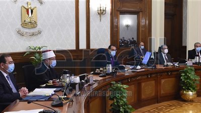 الحكومة تقرر عدم تغريم الشركات المتعثرة في توريد مهمات المشروعات لمدة شهرين