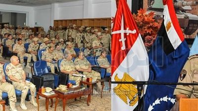 الفريق محمود حجازى يشهد المشروع التكتيكى لإحدى وحدات المنطقة المركزية العسكرية