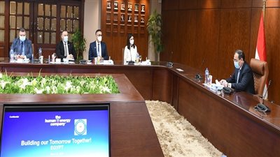 «الملا» يبحث الشراكة مع شيفرون العالمية بمجال الزيوت وتطوير محطات الوقود