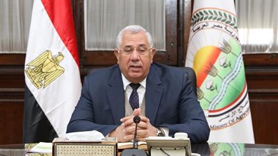 «القصير» يوجه مديريات «الزراعة» برفع درجة الاستعداد لموسم حصاد وتوريد القمح 