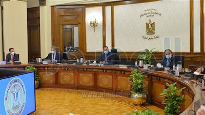 مدبولى يبحث مع الرابطة الأفريقية إقامة استثمارات بمجال تصنيع السيارات