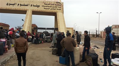 وصول 425 مصريا من ليبيا عبر منفذ السلوم خلال 24 ساعة