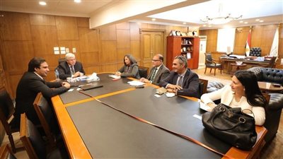 «التعليم العالي» تبحث مع البنك المركزي آليات تحقيق الشمول المالي بين شباب الجامعات