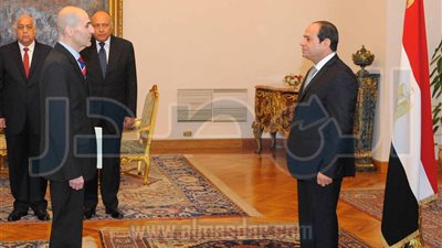 بالأسماء.. السيسي يتسلم أوراق اعتماد 13 سفيرا جديدا (صور)