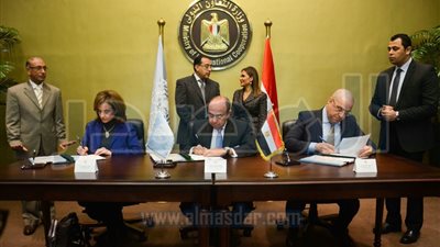 وزيرا التعاون الدولي والإسكان يشهدان توقيع مشروع 