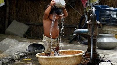 بالفيديو..موجة حرارة تجتاح جنوب باكستان تخلف المئات من القتلى