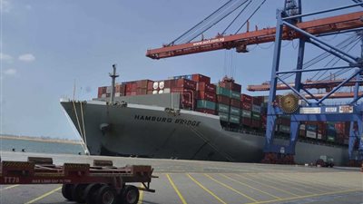 وصول 23 ألف طن فحم لميناء سفاجا