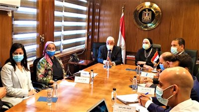 وزيرة التجارة تبحث خطط انشاء مناطق صناعية وحرفية فى جنوب سيناء