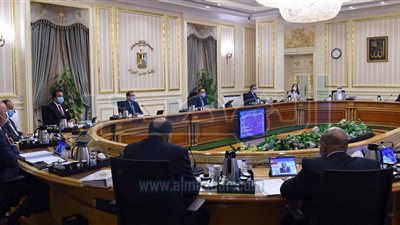 أعداد مصابى كورونا تتزايد.. مجلس الوزراء يبحث سيناريوهات الموجة الثانية