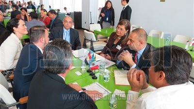 وزيرة التخطيط تناقش الاستفادة من تجربة سنغافورة فى التمويل