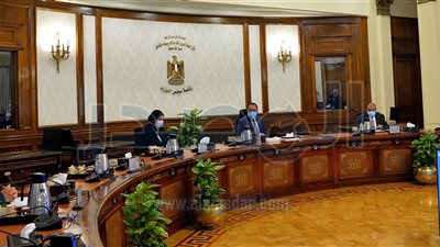 مدبولى يتابع خطوات إقامة المجمعات الصناعية والحرفية ضمن «حياة كريمة»