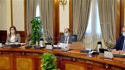 الحكومة تستعرض السيناريوهات المتوقعة لأداء الاقتصاد خلال الفترة المقبلة