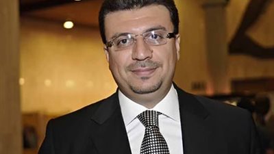 سلطات مطار القاهرة تسمح لعمرو الليثي بالسفر إلى الإمارات