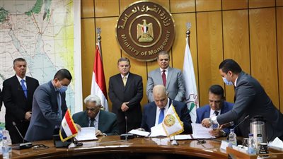 تصل إلى 450 ألف جنيه.. توقيع إتفاقية تعويضات عمال «الحديد والصلب»