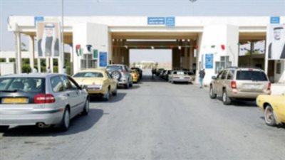 بالفيديو..السلطات الأردنية تغلق معبر 