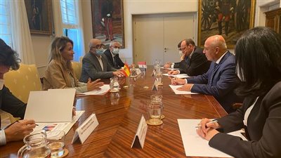 وزير النقل يبحث مع نظيرته الإسبانية سبل تعزيز التعاون المشترك