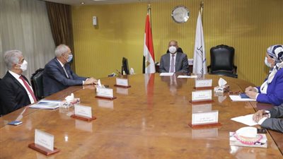 وزير النقل يبحث مع موانئ دبى العالمية سبل تعزيز التعاون بين الجانبين