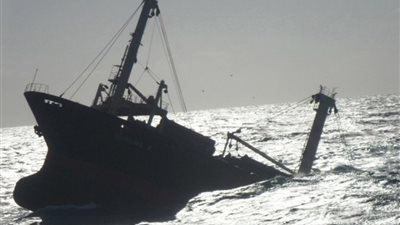 بالفيديو..غرق سفينة روسية وعلى متنها 132 شخص