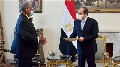السيسي يتلقي رسالة خطية من نظيره الكونغولي ورئيس الاتحاد الافريقي