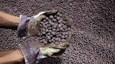 بالفيديو..هبوط أسعار خام الحديد عالمياً 