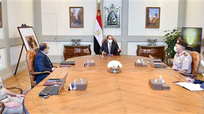 السيسى يتابع الموقف التنفيذى لمشروعات الهيئة الهندسية 