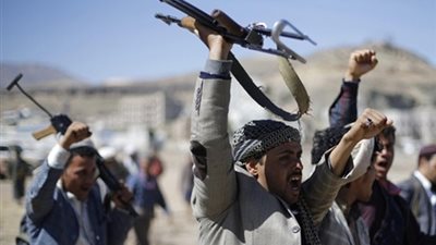 بالفيديو.. الصور الأولى للقنصلية الروسية في عدن بعد غارات عاصفة الحزم