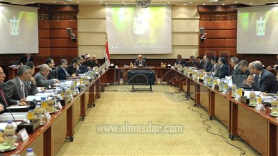 شريف إسماعيل يوافق على انفاق منحة للاجئين السوريين بمصر