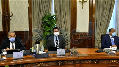 مجلس الوزراء يوافق على إنشاء 13 فرع للبنك الأهلى بمراكز الشباب